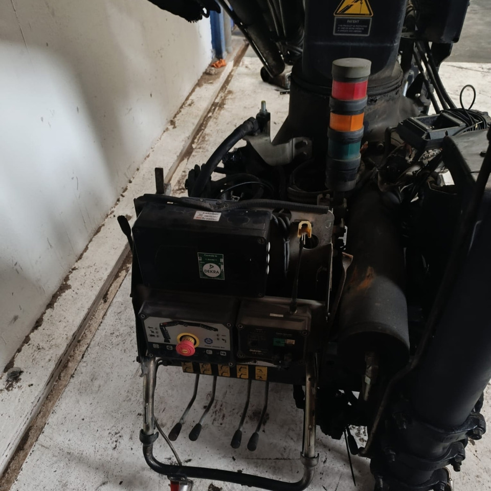 HIAB 166 E-4 HIPRO - Grue auxiliaire: photos 5 HIAB 166 E-4 HIPRO - Grue auxiliaire: photos 5