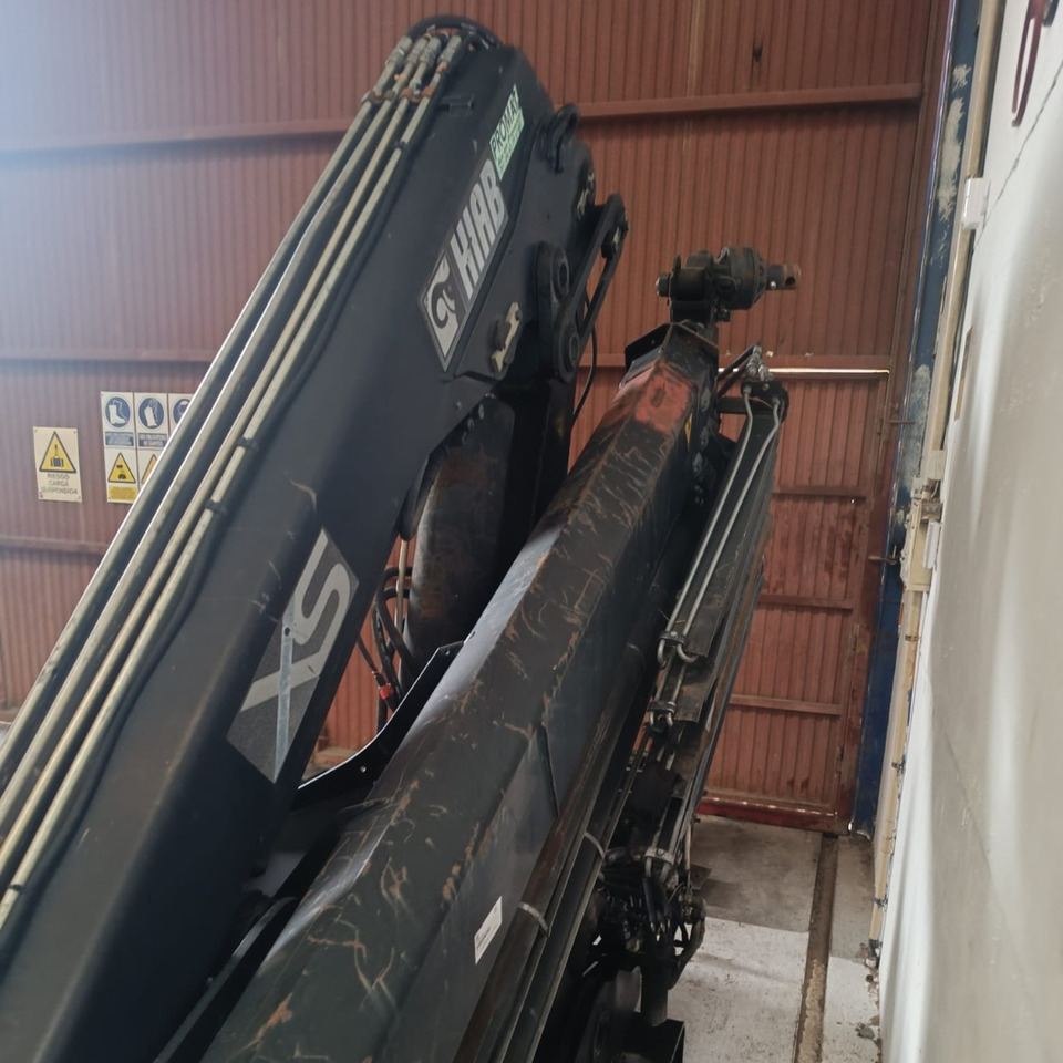 HIAB 166 E-4 HIPRO - Grue auxiliaire: photos 3 HIAB 166 E-4 HIPRO - Grue auxiliaire: photos 3