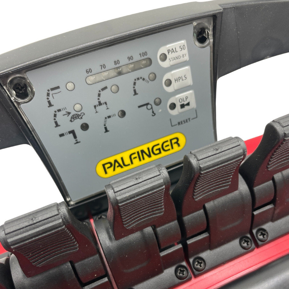 PALFINGER RADIO REMOTE CONTROL EEA4481A - Système électrique pour Grue auxiliaire: photos 3 PALFINGER RADIO REMOTE CONTROL EEA4481A - Système électrique pour Grue auxiliaire: photos 3