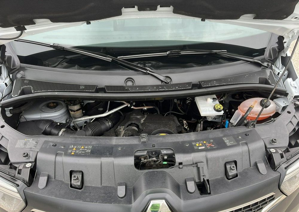 Fourgon utilitaire Renault Master: photos 17