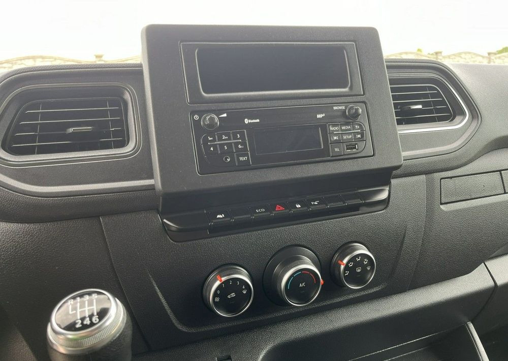 Fourgon utilitaire Renault Master: photos 15