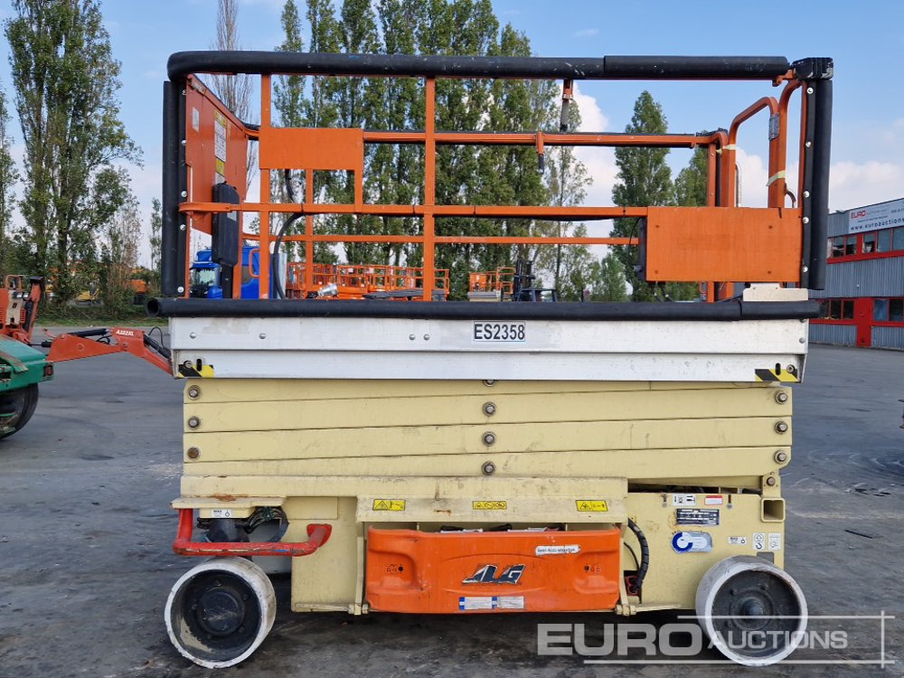 2010 JLG 2646ES - Nacelle: photos 5 2010 JLG 2646ES - Nacelle: photos 5