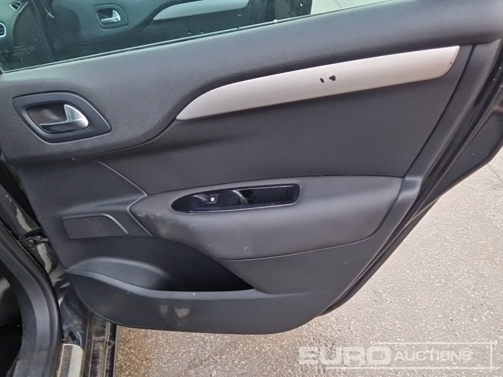 Voiture 2011 Citreon C4: photos 19 Voiture 2011 Citreon C4: photos 19