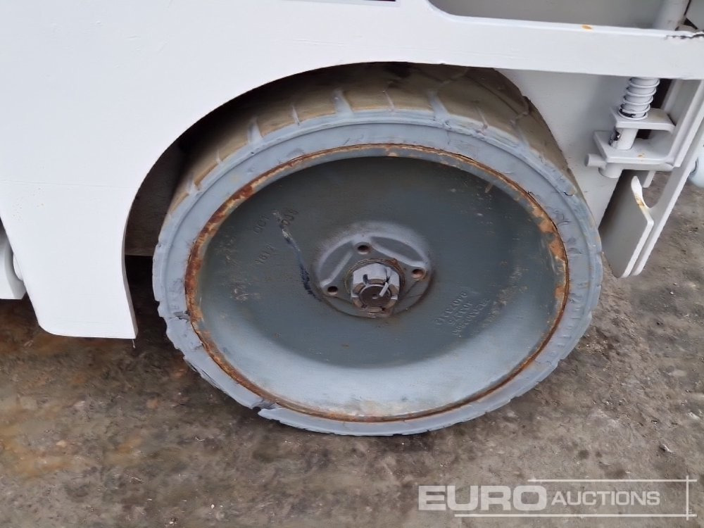 Nacelle ciseaux 2013 Haulotte Compact 14: photos 8