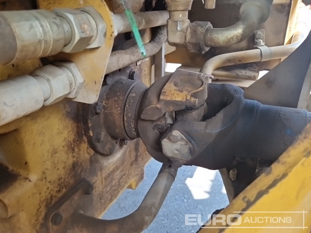 Chargeuse sur pneus 2014 CAT 972K: photos 18