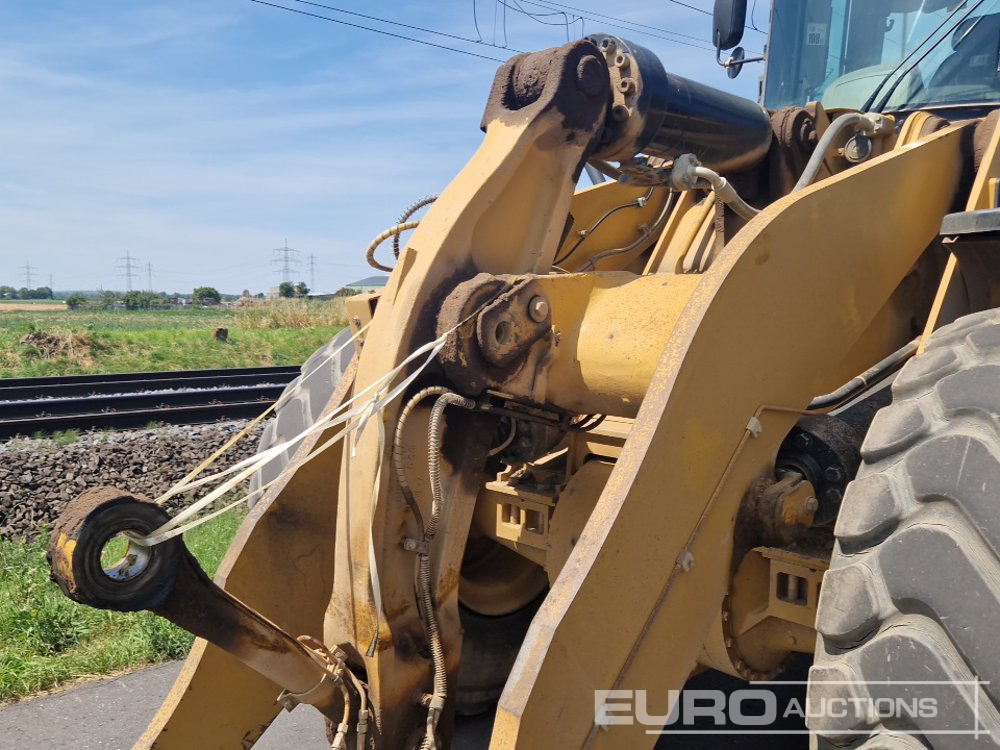 Chargeuse sur pneus 2014 CAT 972K: photos 13