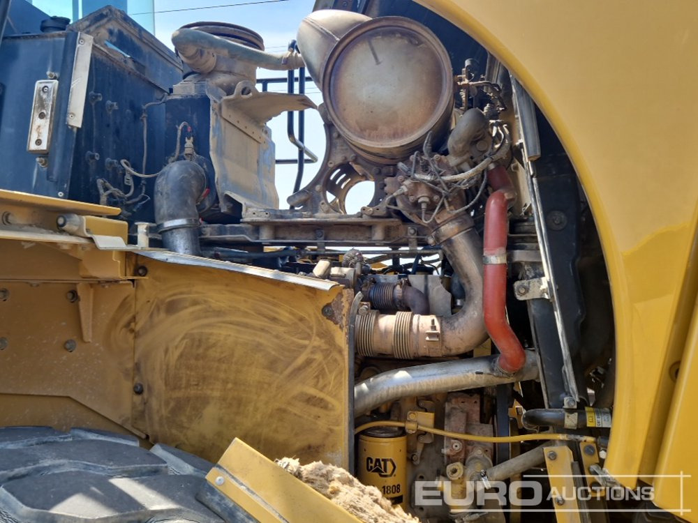 Chargeuse sur pneus 2014 CAT 972K: photos 19