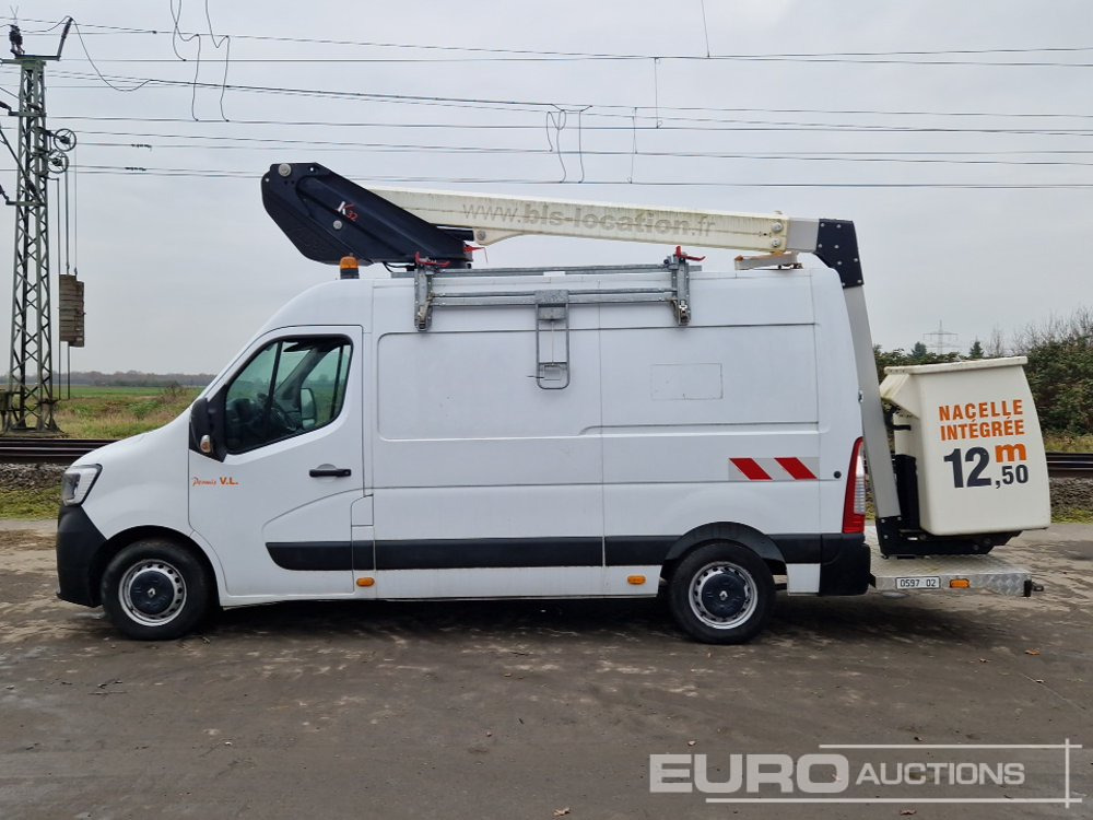 2019 Renault Master 135 - Camion avec nacelle: photos 2 2019 Renault Master 135 - Camion avec nacelle: photos 2