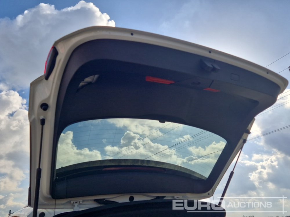 SUV 2024 Volkswagen T-Roc: photos 16 SUV 2024 Volkswagen T-Roc: photos 16