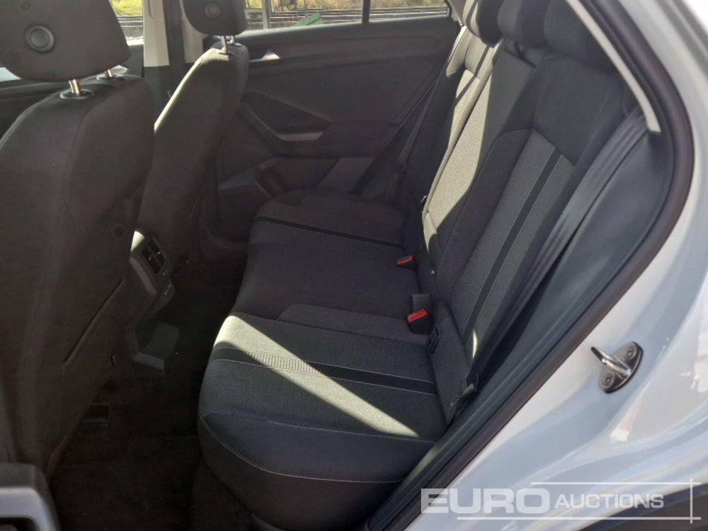 SUV 2024 Volkswagen T-Roc: photos 21 SUV 2024 Volkswagen T-Roc: photos 21