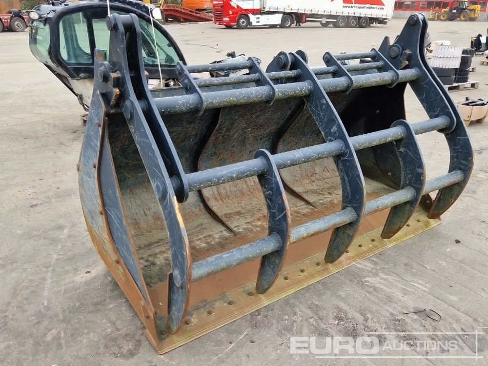 Grapple Bucket to suit Manitou MLT960/961, MHT790 - Godet: photos 4 Grapple Bucket to suit Manitou MLT960/961, MHT790 - Godet: photos 4