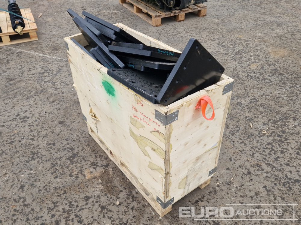 Head Plates to suit Häner Hydraulic Breaker - Marteau hydraulique: photos 2 Head Plates to suit Häner Hydraulic Breaker - Marteau hydraulique: photos 2