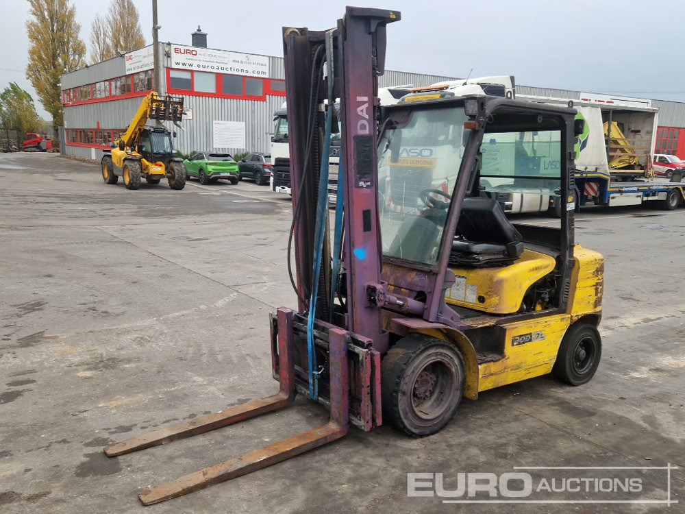 Hyundai Diesel Forklift, 2 Stage Mast, Forks - Chariot élévateur diesel: photos 1 Hyundai Diesel Forklift, 2 Stage Mast, Forks - Chariot élévateur diesel: photos 1