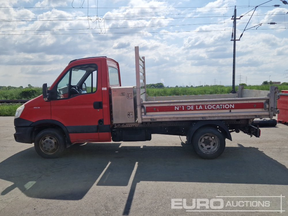 Iveco Daily 35C13 - Fourgon plateau: photos 2 Iveco Daily 35C13 - Fourgon plateau: photos 2