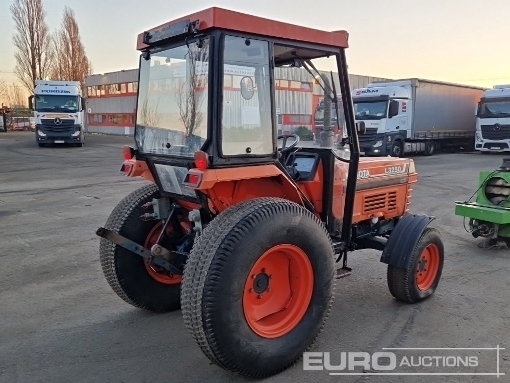 Kubota L3250D - Micro tracteur: photos 5 Kubota L3250D - Micro tracteur: photos 5