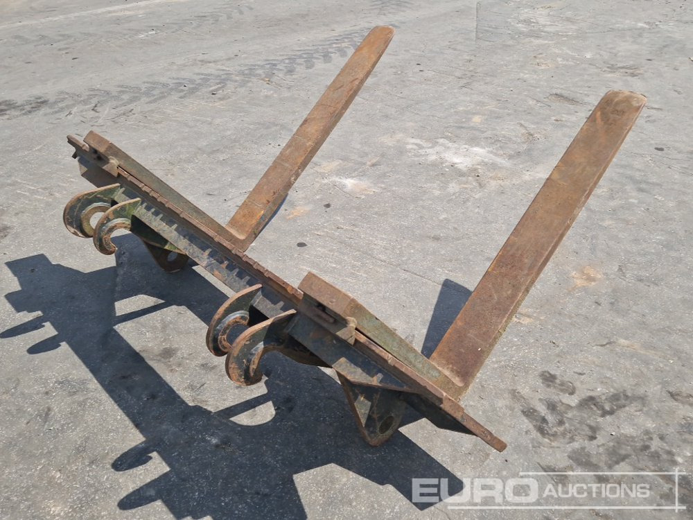 Pallet Forks to suit CAT 938 - Attache rapide: photos 3 Pallet Forks to suit CAT 938 - Attache rapide: photos 3