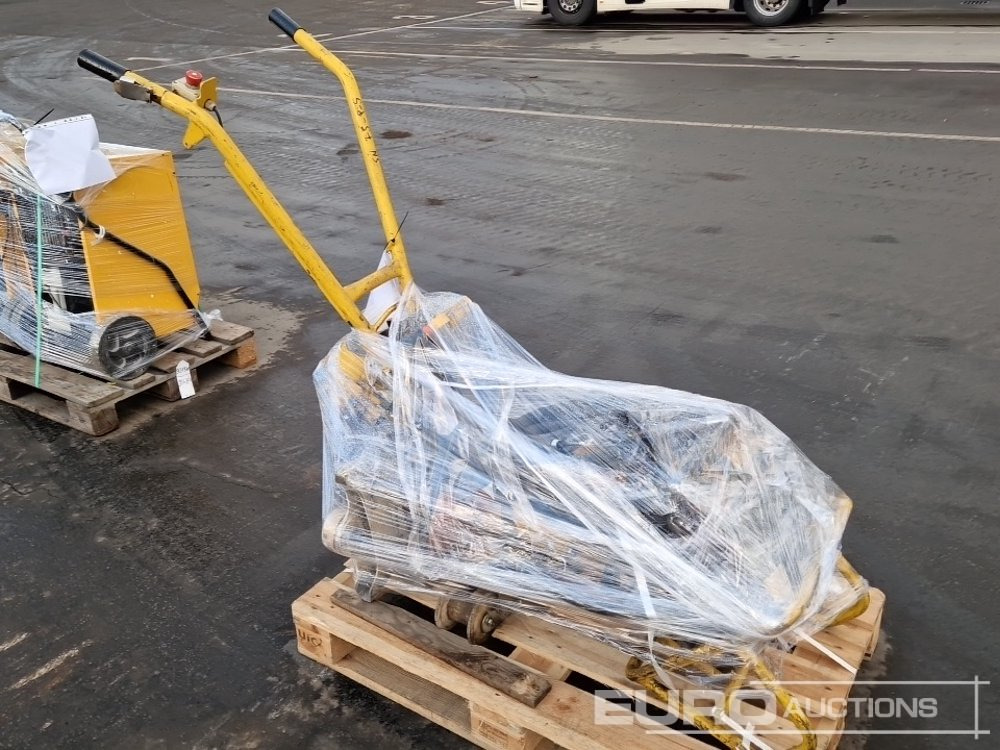 ROWRENCH P4 RKS Unirversal Petrol Powered Wrench, AX25 Concrete Poker (2 of), Husqvarna K770 Quick Cut Saw - Matériel de béton: photos 4 ROWRENCH P4 RKS Unirversal Petrol Powered Wrench, AX25 Concrete Poker (2 of), Husqvarna K770 Quick Cut Saw - Matériel de béton: photos 4