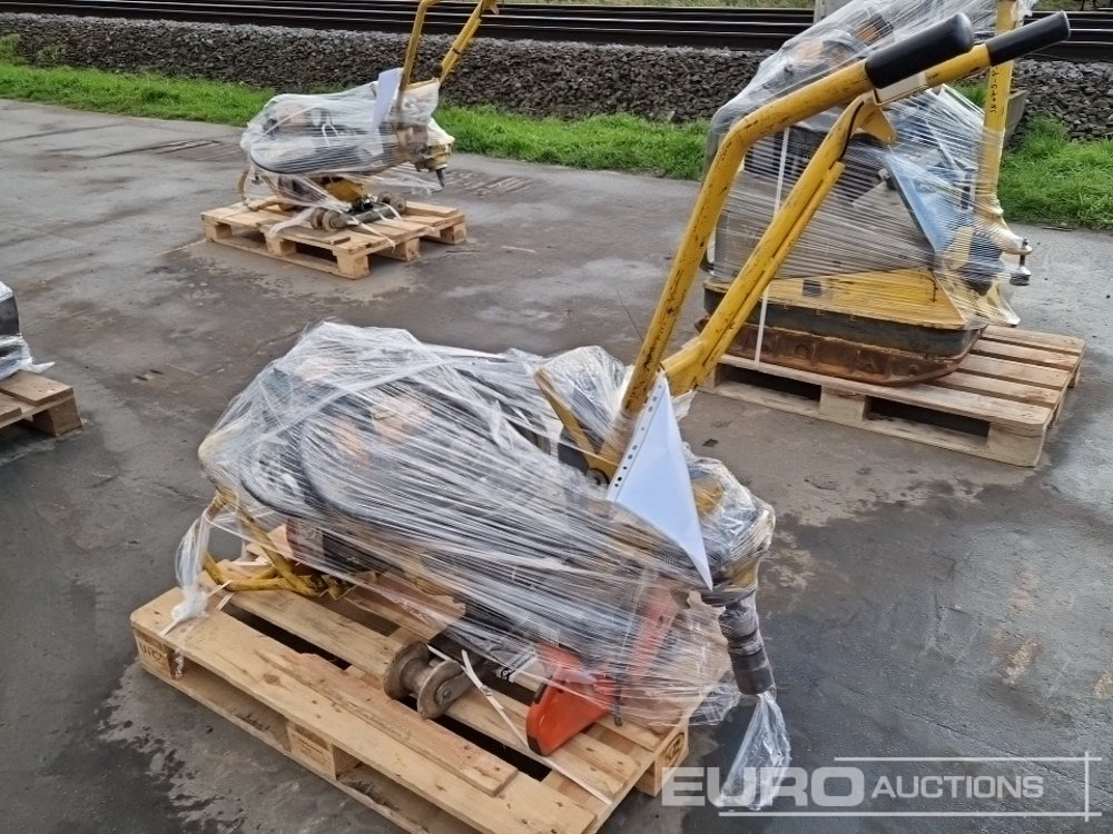 ROWRENCH P4 RKS Unirversal Petrol Powered Wrench, AX25 Concrete Poker (2 of), Husqvarna K770 Quick Cut Saw - Matériel de béton: photos 2 ROWRENCH P4 RKS Unirversal Petrol Powered Wrench, AX25 Concrete Poker (2 of), Husqvarna K770 Quick Cut Saw - Matériel de béton: photos 2