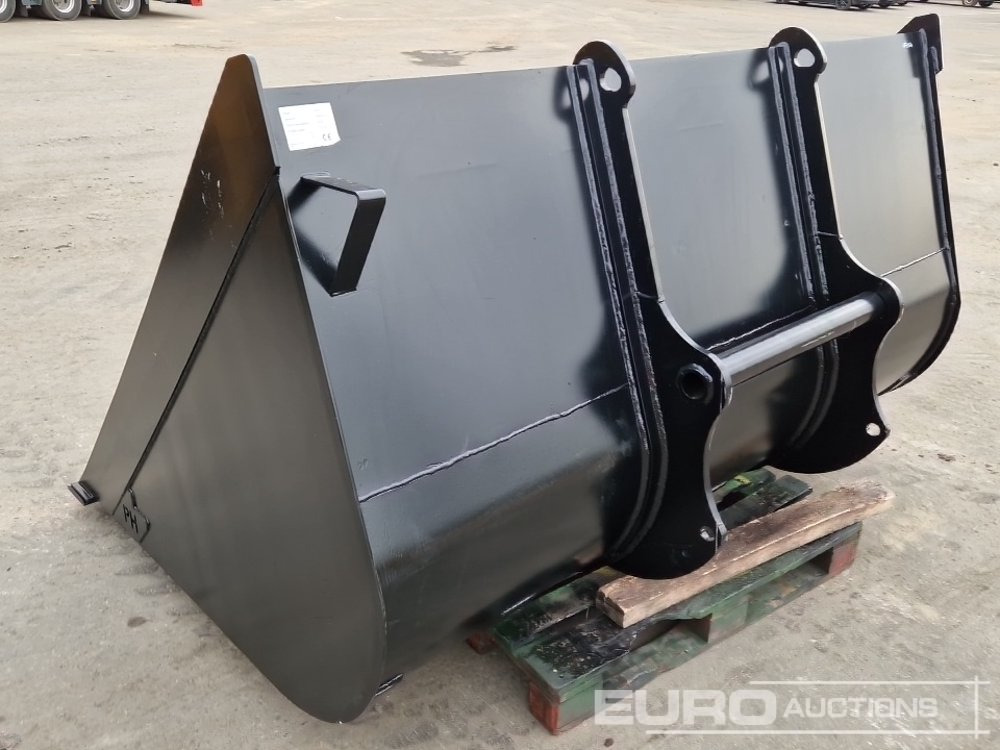 Unused 2025 94" Front Loading Bucket to suit Manitou Telehandlers - Godet: photos 2 Unused 2025 94" Front Loading Bucket to suit Manitou Telehandlers - Godet: photos 2