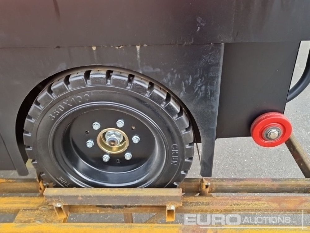 Balayeuse de voirie Unused 2025 Zvox 2000G: photos 9