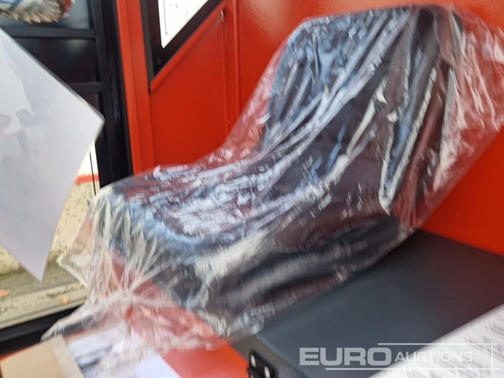 Balayeuse de voirie Unused 2025 Zvox 2000G: photos 22