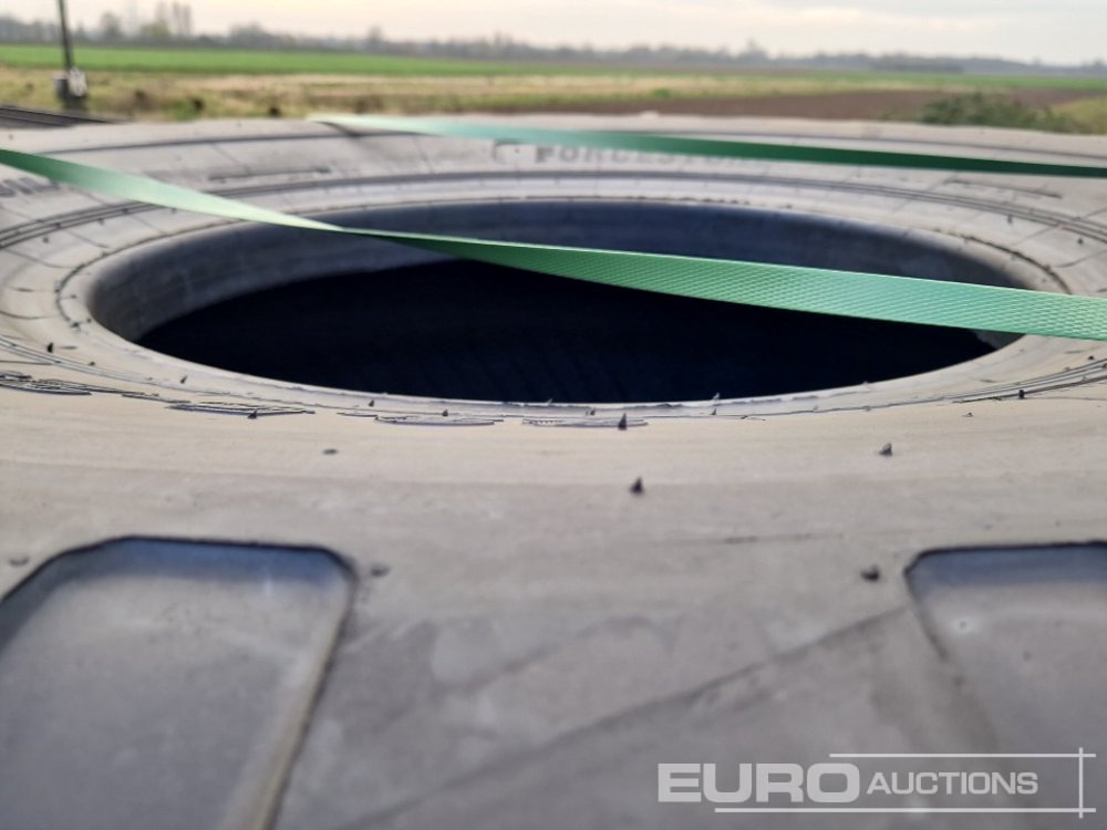 Unused 23.5-25 24PR E-3/L-3 TL Tyres (4 of) - Pneu: photos 5 Unused 23.5-25 24PR E-3/L-3 TL Tyres (4 of) - Pneu: photos 5