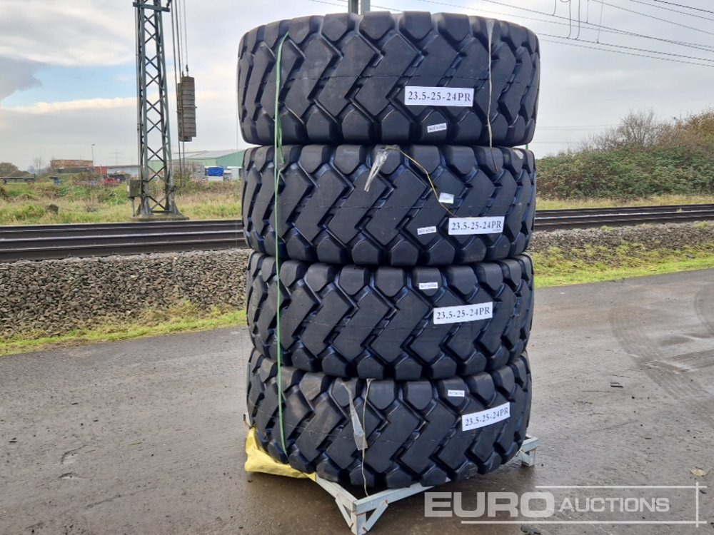 Unused 23.5-25 24PR E-3/L-3 TL Tyres (4 of) - Pneu: photos 1 Unused 23.5-25 24PR E-3/L-3 TL Tyres (4 of) - Pneu: photos 1