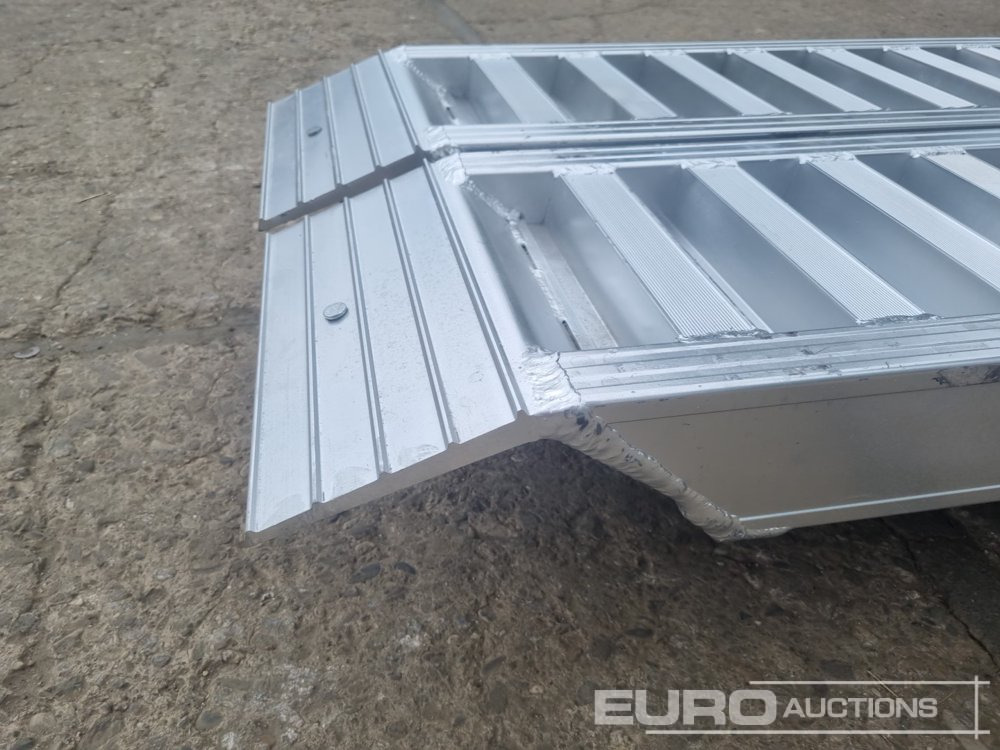 Équipement de garage Unused Set of Aluminium Ramps, 250cm, 6,000kg: photos 6 Équipement de garage Unused Set of Aluminium Ramps, 250cm, 6,000kg: photos 6