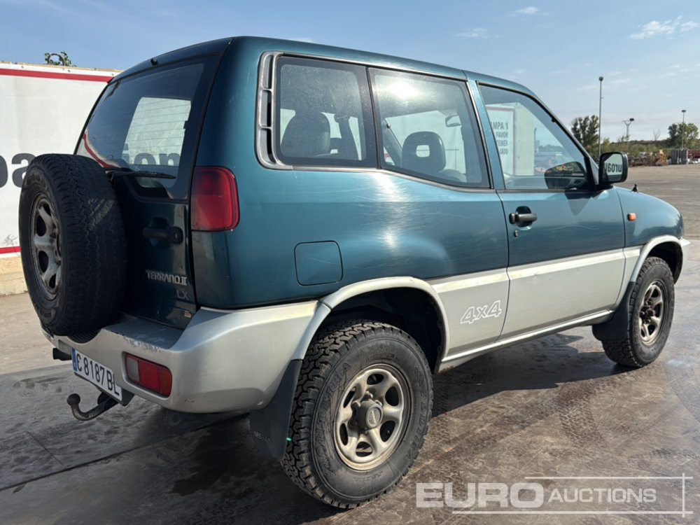 1995 Nissan Terrano II - SUV: photos 5 1995 Nissan Terrano II - SUV: photos 5