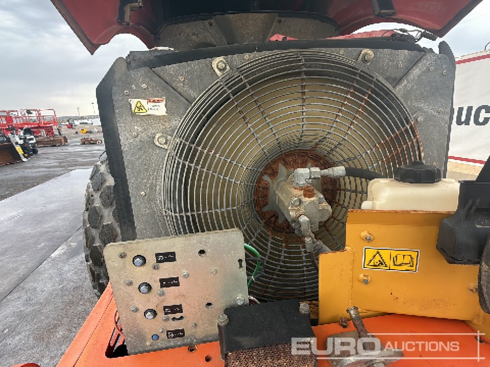 Compacteur 2011 CAT CS74: photos 30