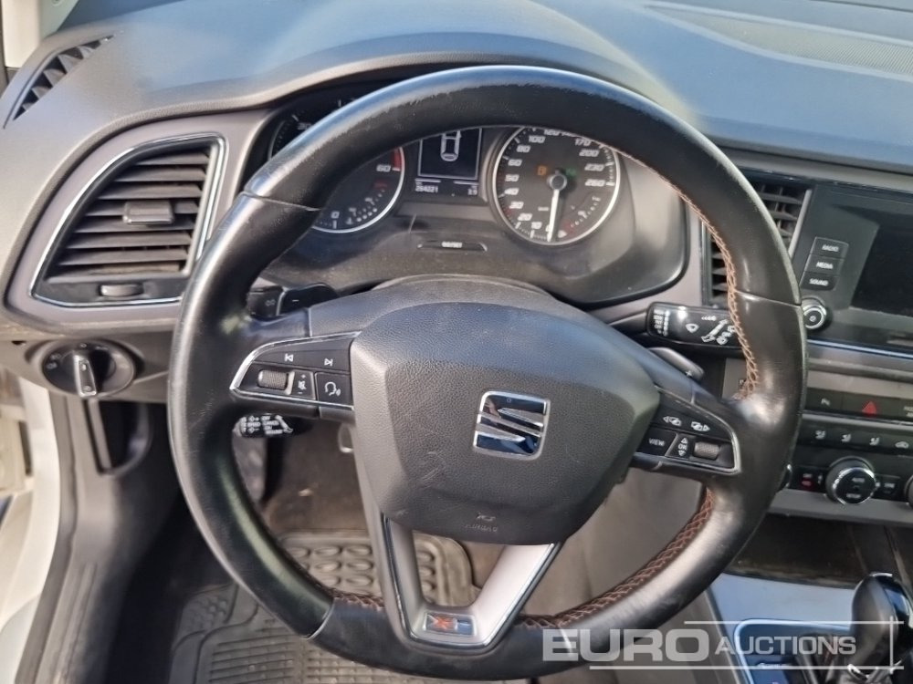 Voiture 2018 Seat LEON XPERIENCE: photos 15 Voiture 2018 Seat LEON XPERIENCE: photos 15