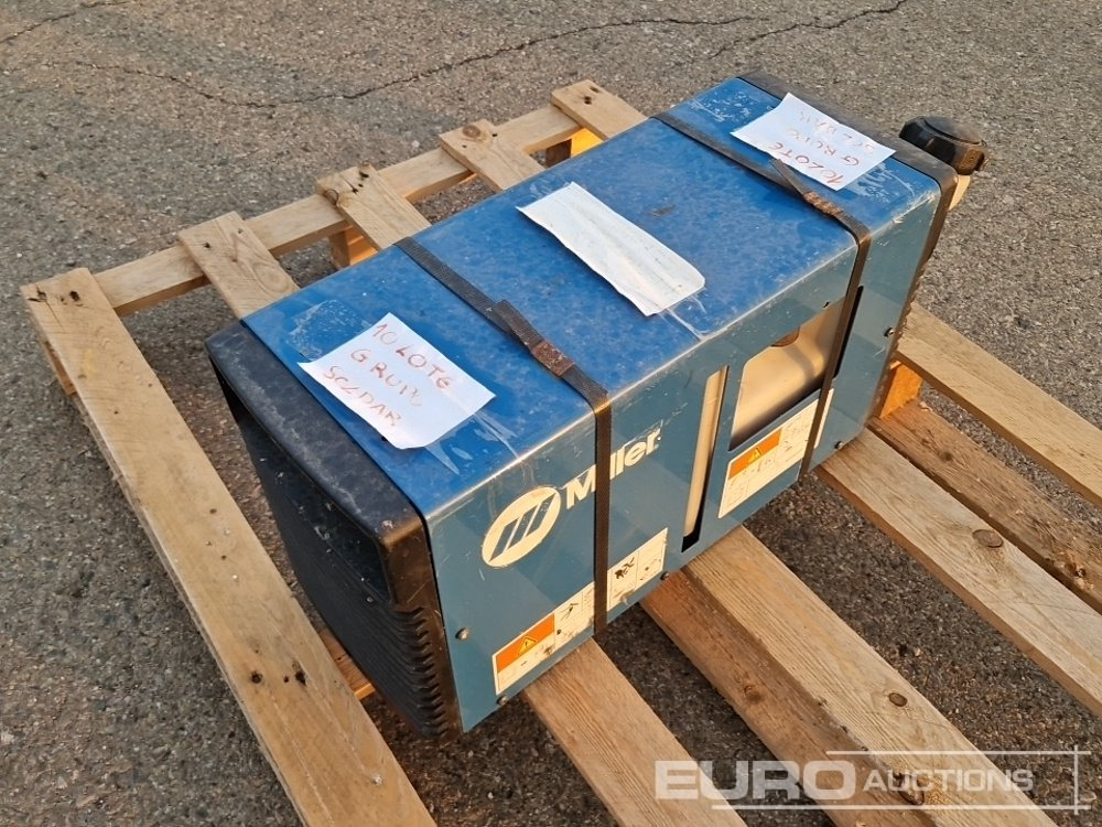 Miller Welding Machine (Incomplete) - Matériel de chantier: photos 3 Miller Welding Machine (Incomplete) - Matériel de chantier: photos 3