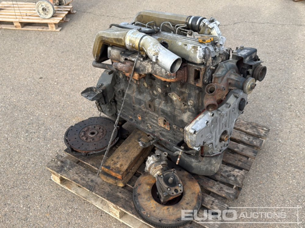 Nissan Turbo Engine - Matériel de chantier: photos 4 Nissan Turbo Engine - Matériel de chantier: photos 4
