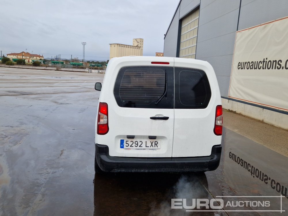 2022 Toyota Proace City - Véhicule utilitaire: photos 4 2022 Toyota Proace City - Véhicule utilitaire: photos 4