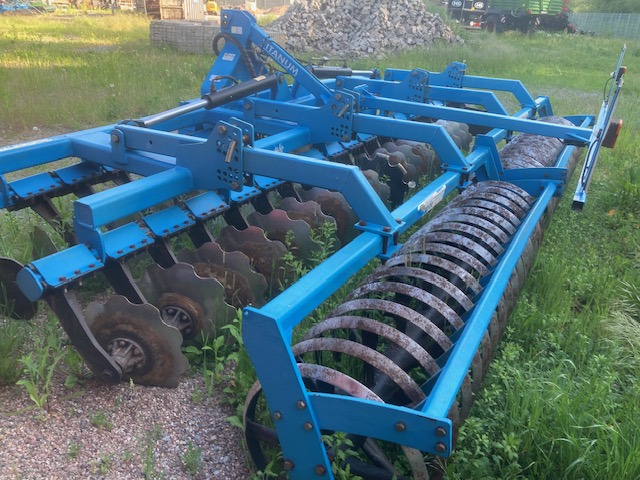 Agroland Kurzscheibenegge Heavy 4,50m - Cover crop: photos 1 Agroland Kurzscheibenegge Heavy 4,50m - Cover crop: photos 1