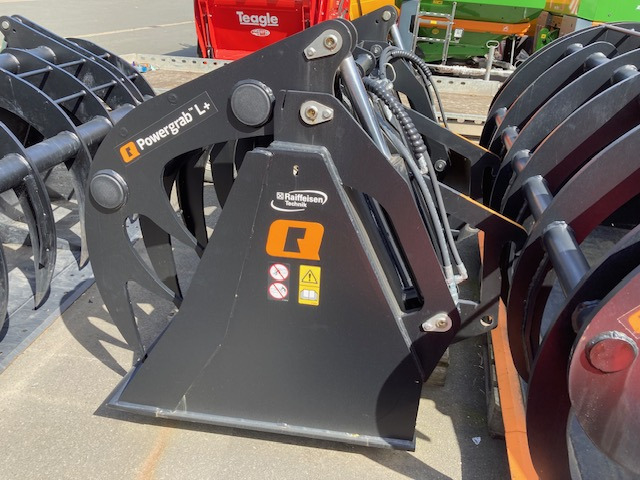 Alö Powergrab L 240 für Cargo 740 - Chargeur frontal pour tracteur: photos 2 Alö Powergrab L 240 für Cargo 740 - Chargeur frontal pour tracteur: photos 2