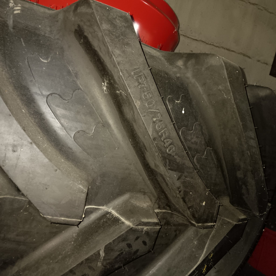 BKT IF650/65R38 IF750/75R46 - Pneus et jantes: photos 4 BKT IF650/65R38 IF750/75R46 - Pneus et jantes: photos 4
