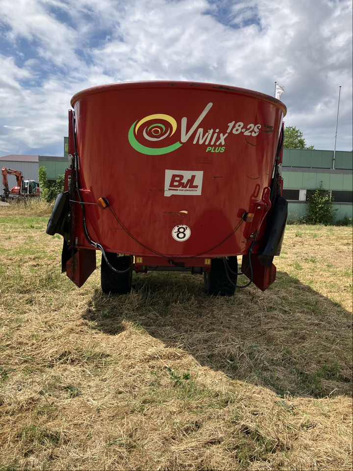 BVL Futtermischwagen V-Mix 18 2S - Mélangeuse: photos 4 BVL Futtermischwagen V-Mix 18 2S - Mélangeuse: photos 4