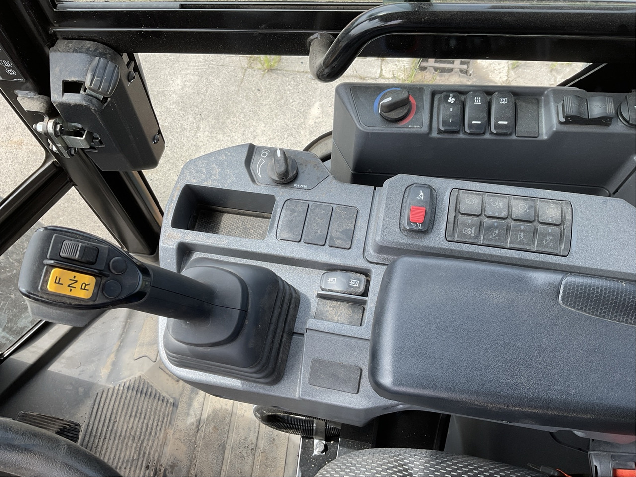 Caterpillar 908 HL - Chargeuse sur pneus: photos 2 Caterpillar 908 HL - Chargeuse sur pneus: photos 2