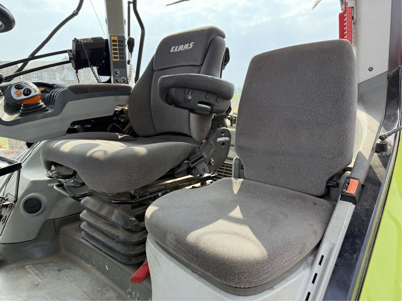 Claas Axion 960 C-Matic CEBIS - Tracteur agricole: photos 2 Claas Axion 960 C-Matic CEBIS - Tracteur agricole: photos 2