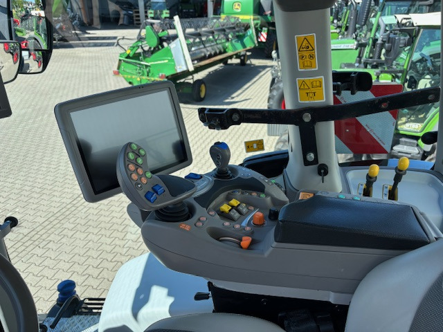 Deutz-Fahr Agrotron 6215 TTV - Warrior - Tracteur agricole: photos 3 Deutz-Fahr Agrotron 6215 TTV - Warrior - Tracteur agricole: photos 3