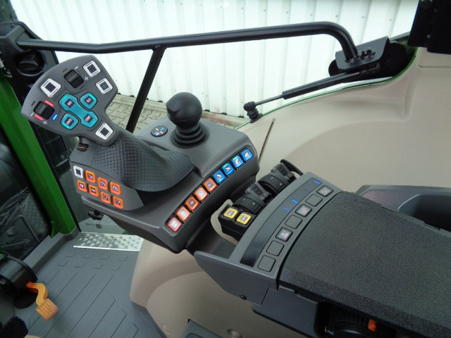 Fendt 211 S Vario Gen3 Power - Tracteur agricole: photos 4 Fendt 211 S Vario Gen3 Power - Tracteur agricole: photos 4