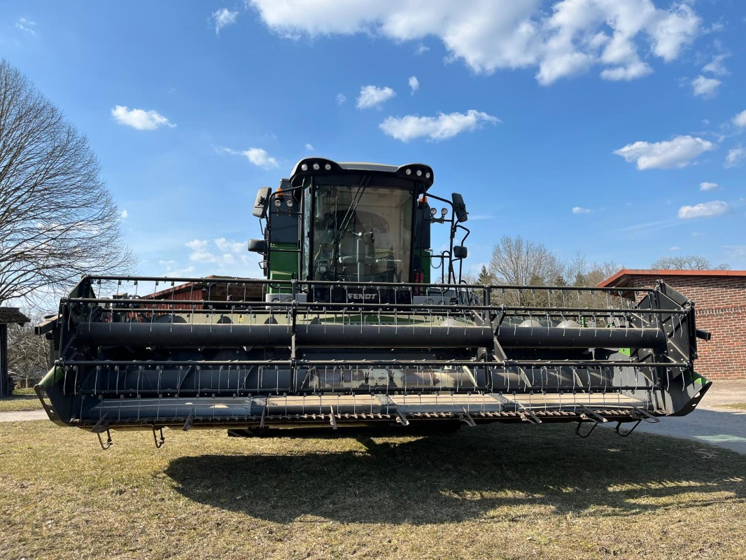 Fendt 5225 E 5,50m PowerFlow Schneidwerk - Moissonneuse-batteuse: photos 3 Fendt 5225 E 5,50m PowerFlow Schneidwerk - Moissonneuse-batteuse: photos 3