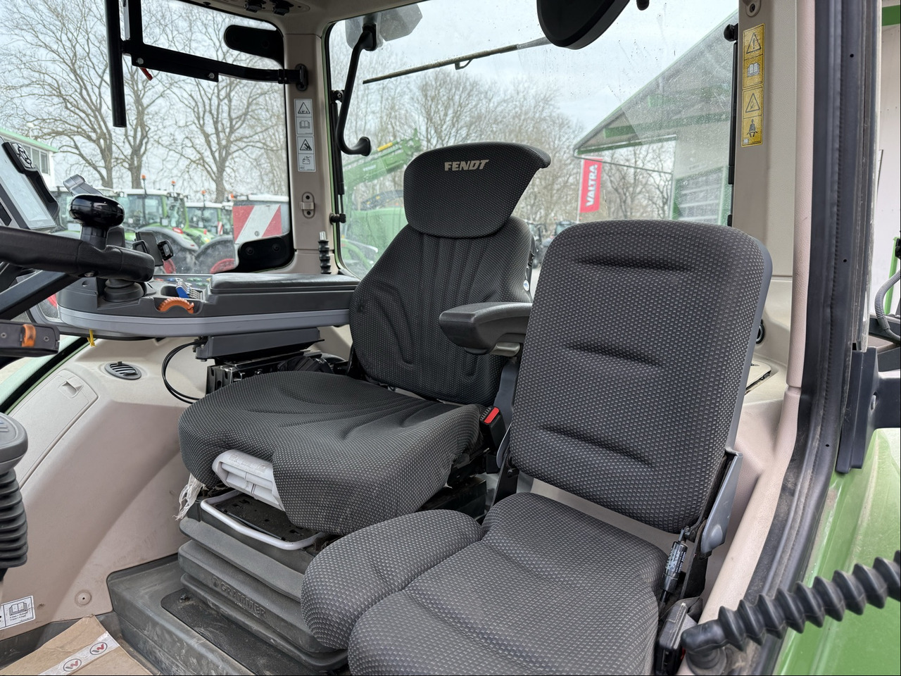 Fendt 724 Vario S4 - Tracteur agricole: photos 5 Fendt 724 Vario S4 - Tracteur agricole: photos 5