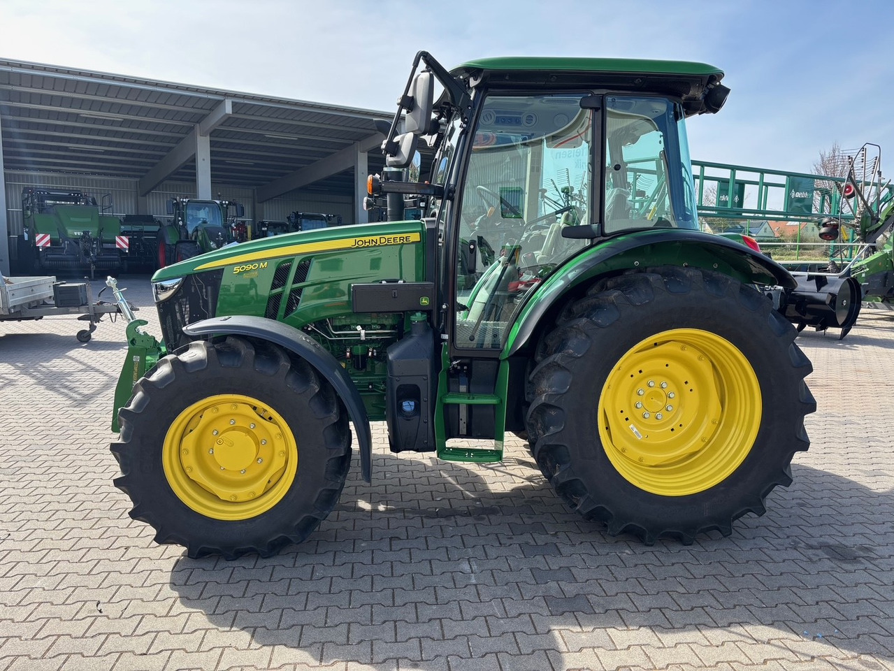 John Deere 5090 M - Tracteur agricole: photos 1 John Deere 5090 M - Tracteur agricole: photos 1
