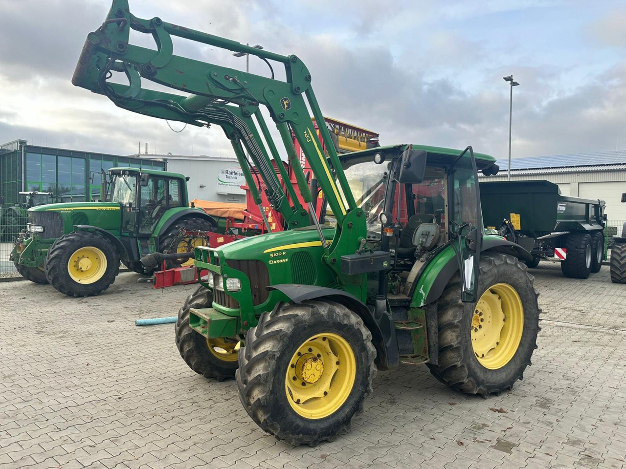 John Deere 5100 R - Tracteur agricole: photos 1 John Deere 5100 R - Tracteur agricole: photos 1