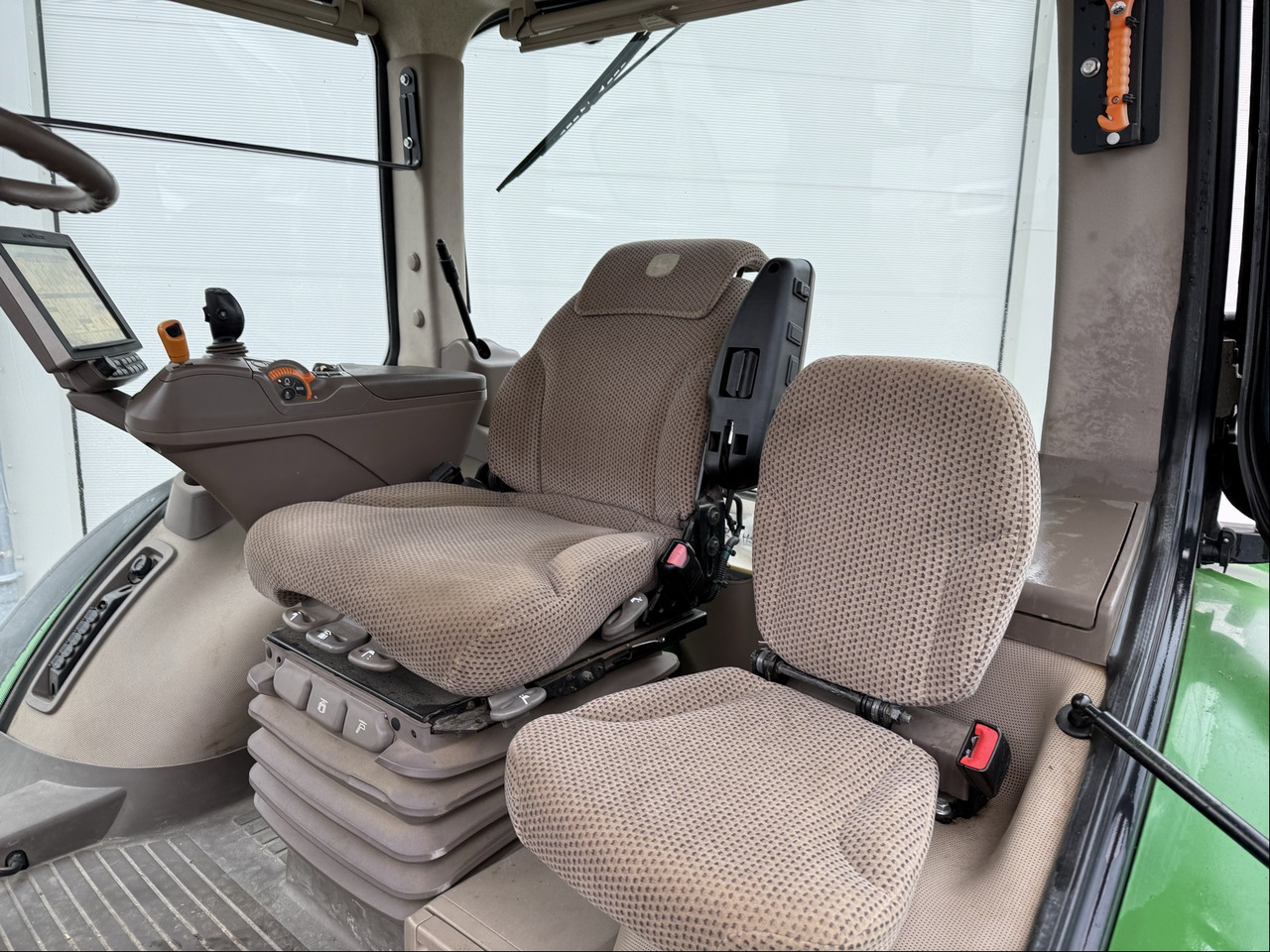 John Deere 8320 R E23 - Tracteur agricole: photos 2 John Deere 8320 R E23 - Tracteur agricole: photos 2