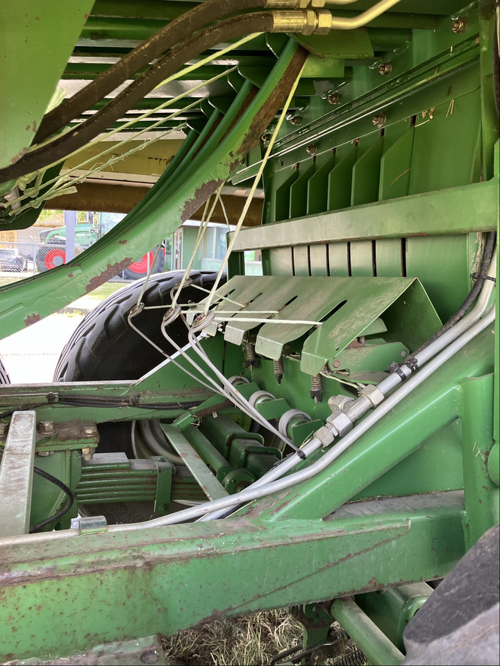 Krone Big Pack 890 XC - Presse à balles cubiques: photos 2 Krone Big Pack 890 XC - Presse à balles cubiques: photos 2