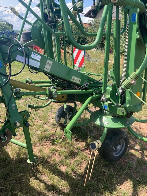 Krone KW 8.82/8 - Faneuse: photos 1 Krone KW 8.82/8 - Faneuse: photos 1