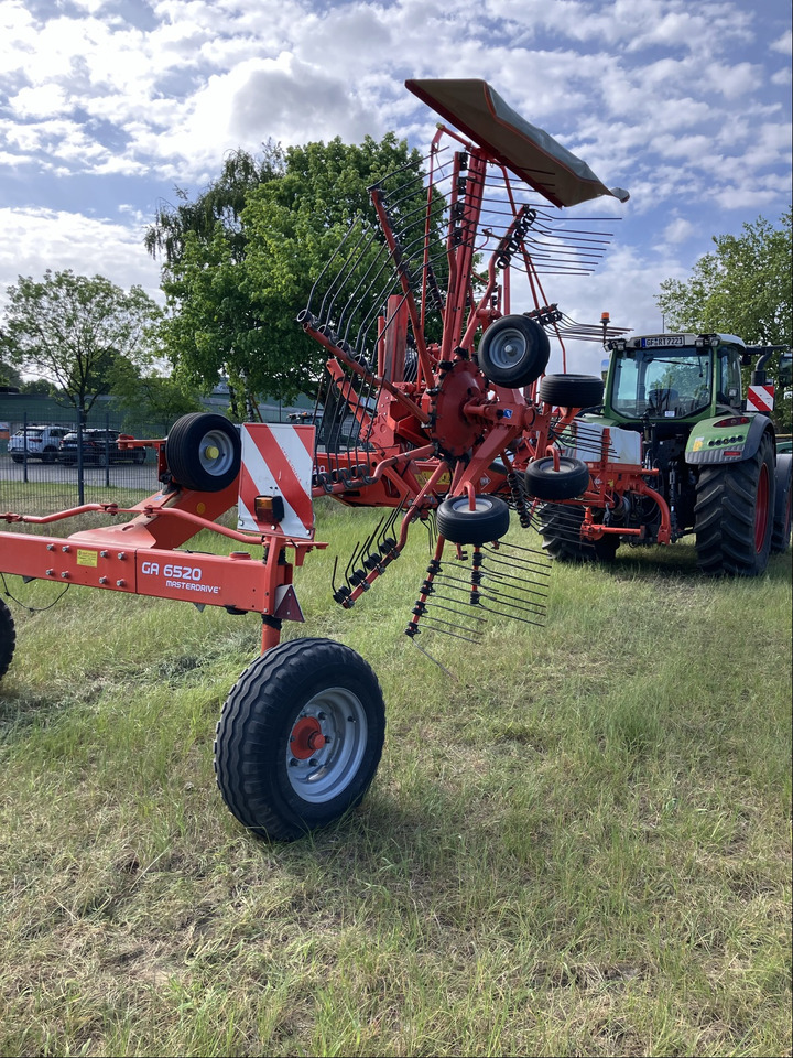 Kuhn 6520 - Faneuse: photos 4 Kuhn 6520 - Faneuse: photos 4